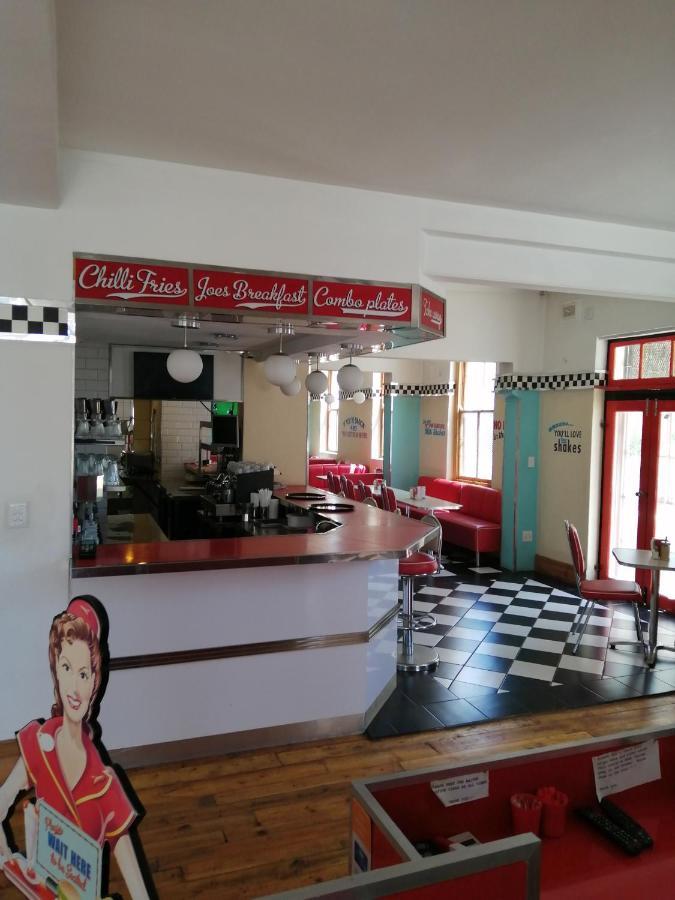 Savoy Hotel Beaufort-West Beaufort West Dış mekan fotoğraf